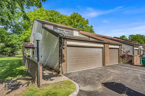 518 Turnberry Ln Photo 1