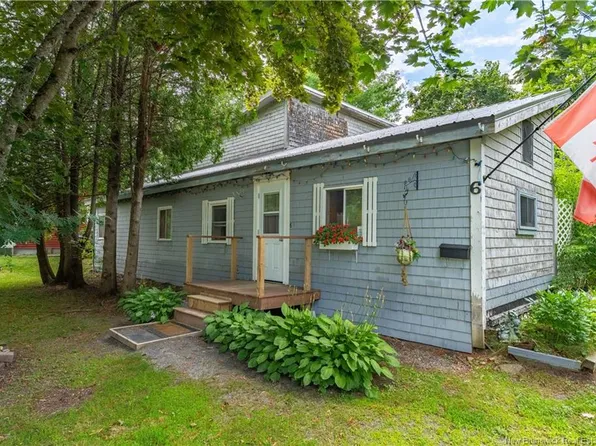 6 Parkwood Dr, Saint Stephen, NB E3L 2W2