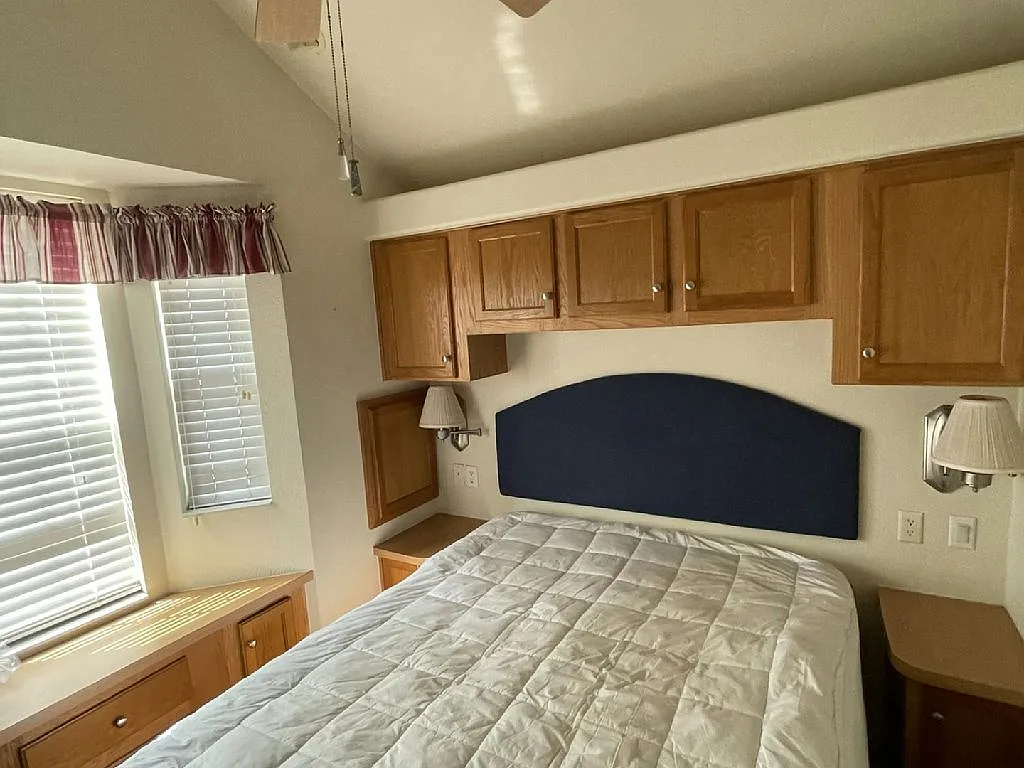 1 bed, 1.0 bath, 396 sqft, $1,245 — Photo 3