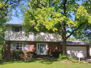 710 W Airwood Dr, East Alton, IL