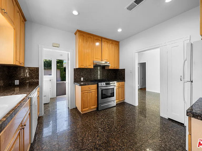 107 S Lucerne Blvd — Photo 10
