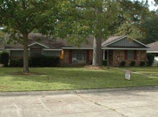1014 Linkwood Dr, Lufkin, TX 75901