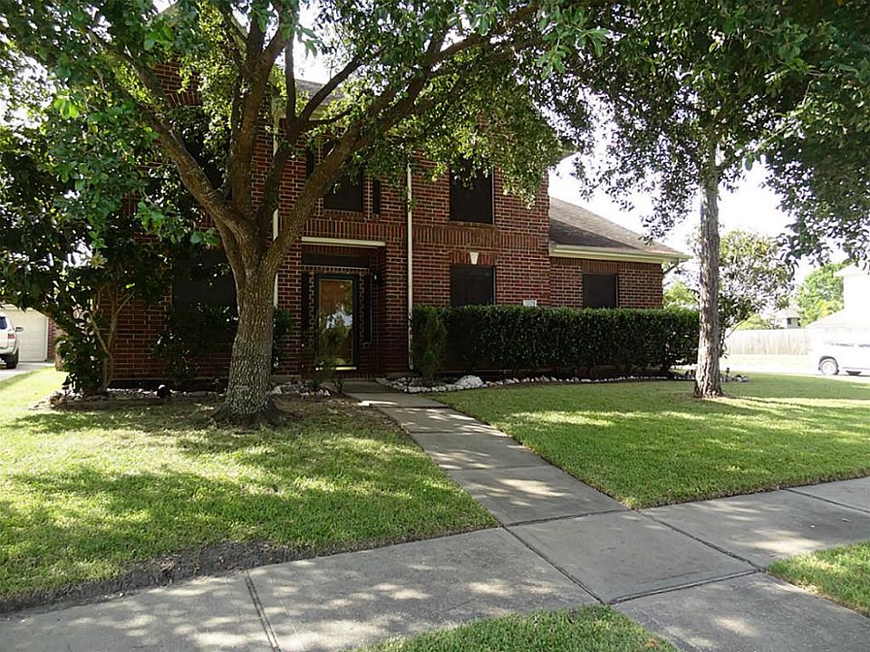 1st image of 3702 Pine Tree Dr