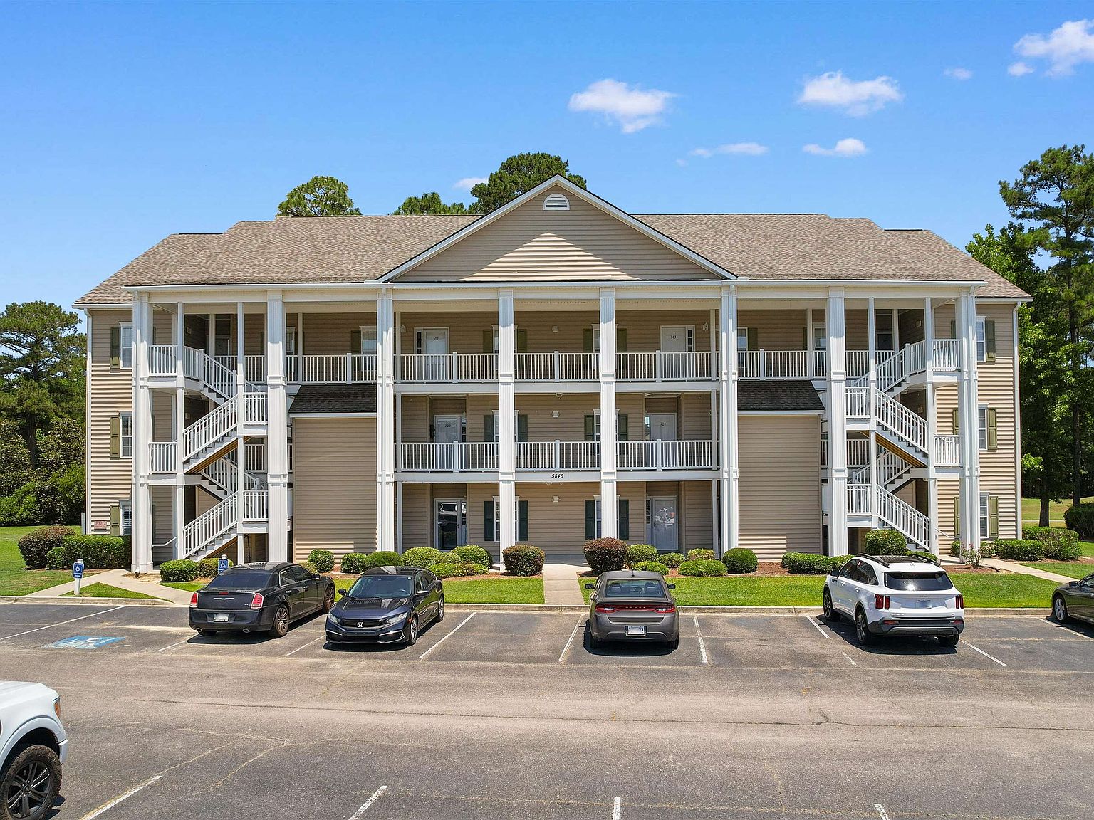 5846 Longwood Dr. #303