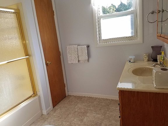 5th image of 3421 W Woodland Dr