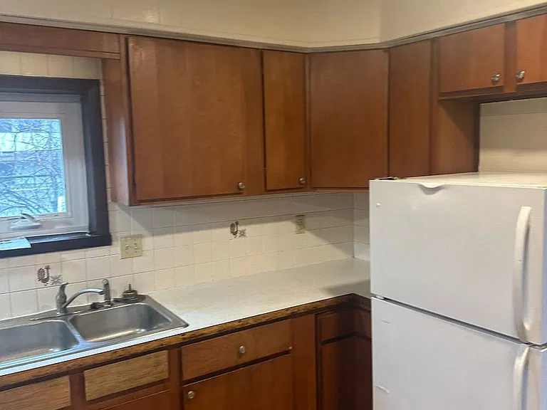 605 E Buchtel Ave — Photo 11