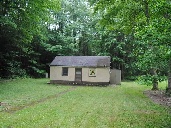 95 Demo Dr, Kane, PA 16735