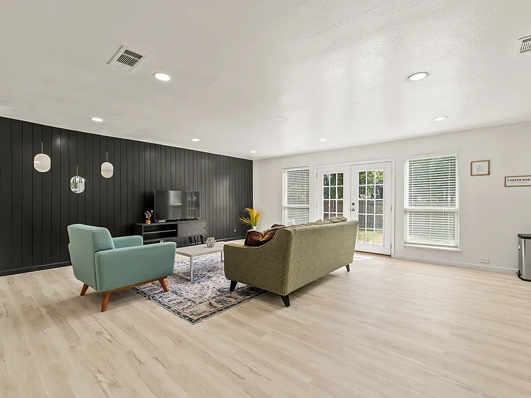 1813 Erwin Pl — Photo 13