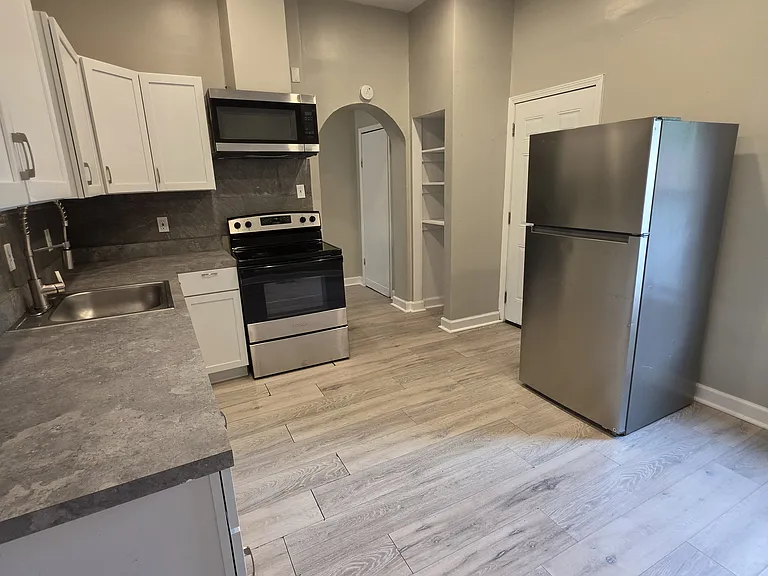 3231 Taft Ave — Photo 11
