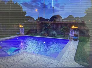 8711 Henrico Ln, Rosenberg, TX 77469