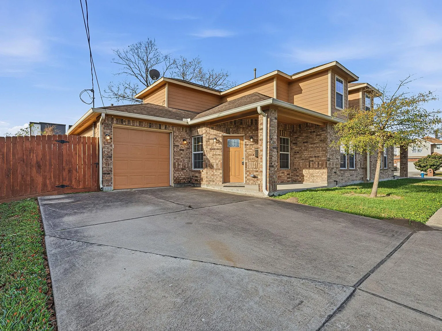 3 bed, 2.5 bath, 1500 sqft, $1,950 — Photo 3