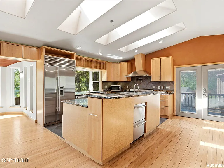 2100 Churchill Dr — Photo 14