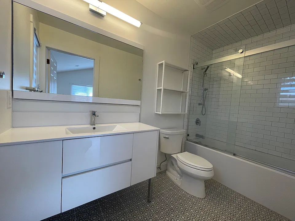 Private bath connected directly to the main/primary bedroom and accessible only from inside that room
