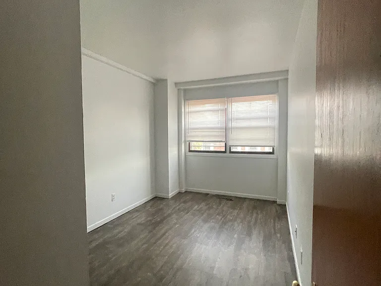 323 E Lincoln Hwy #1 — Photo 4