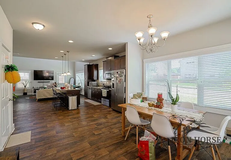484 Park West Blvd — Photo 4