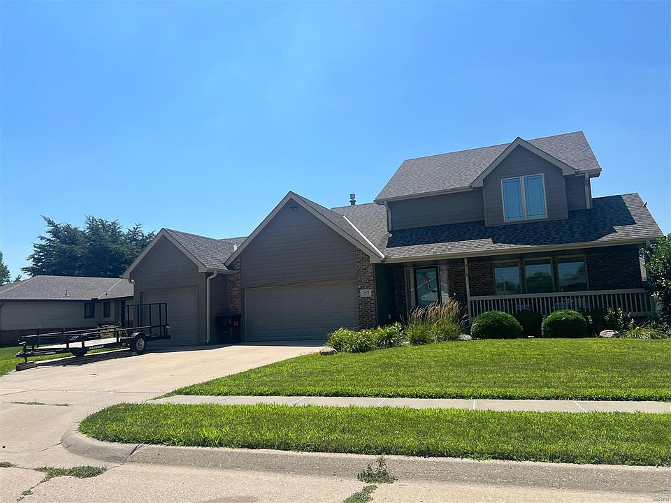 1st image of 2415 Parkview Dr