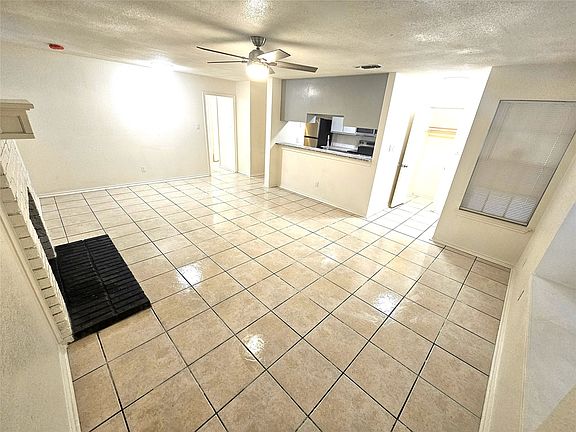4th image of 3425-3427 Republic Dr