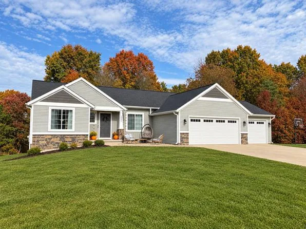 2791 Wildflower Dr, Middleville, MI 49333