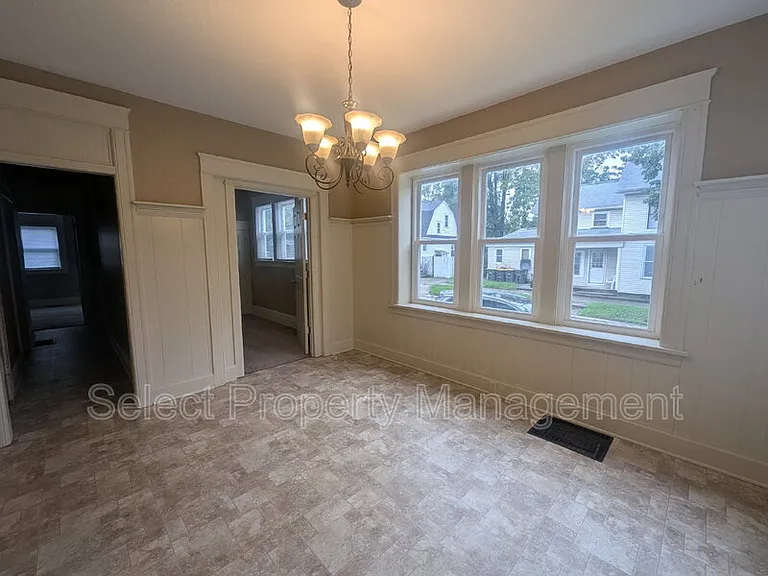 347 W Williams St — Photo 5