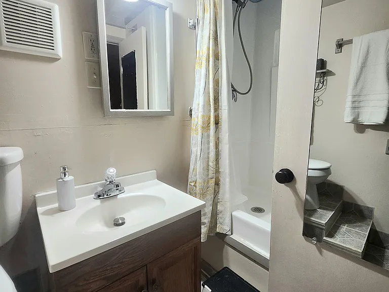 1831 Oxford Ave SW #202 — Photo 9