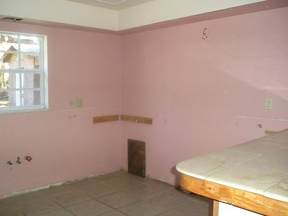 4th image of 8315 N Albany Ave