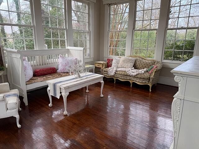 7th image of this home