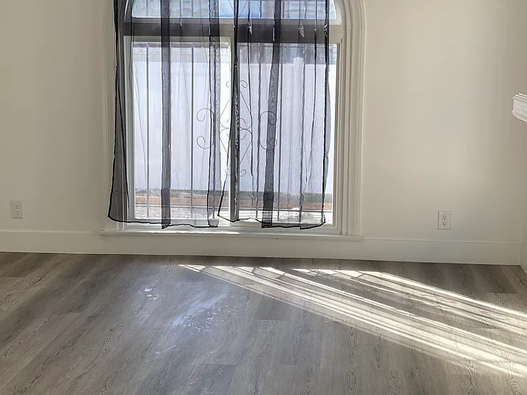 2826 Buckingham Rd #2828 — Photo 1