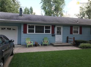 8001 Maple St, Prairie Village, KS 66208