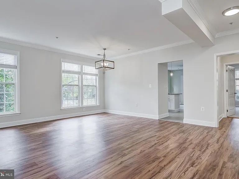 305 Redland Blvd #101 — Photo 15