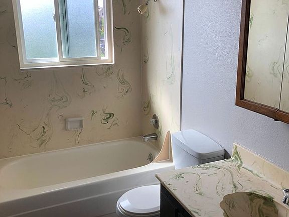 5th image of 1041 SE Ford St #8