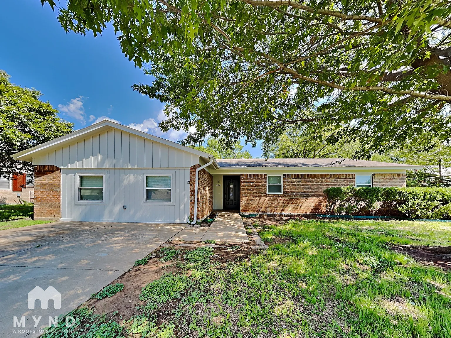 4 bed, 2.0 bath, 1776 sqft, $2,100 — Photo 1