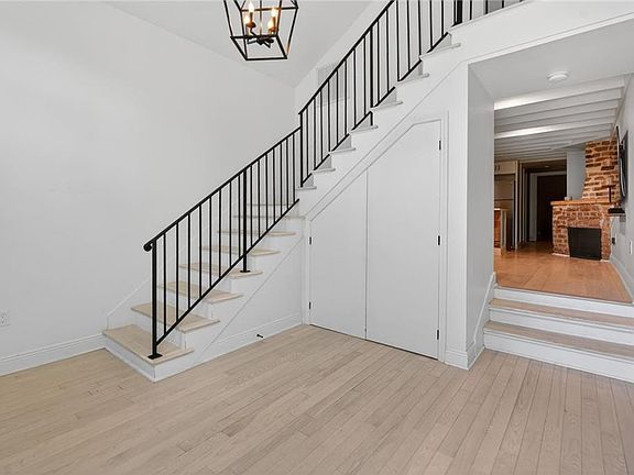5th image of 1123 9th St #103