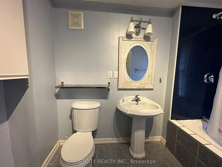 17 Saint Andrew St — Photo 11
