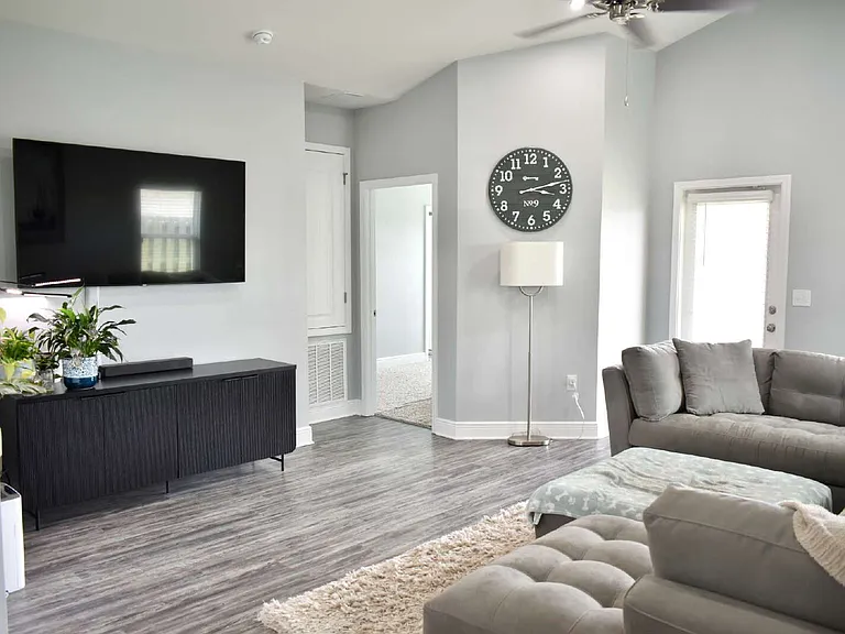 806 Cason Cir — Photo 18