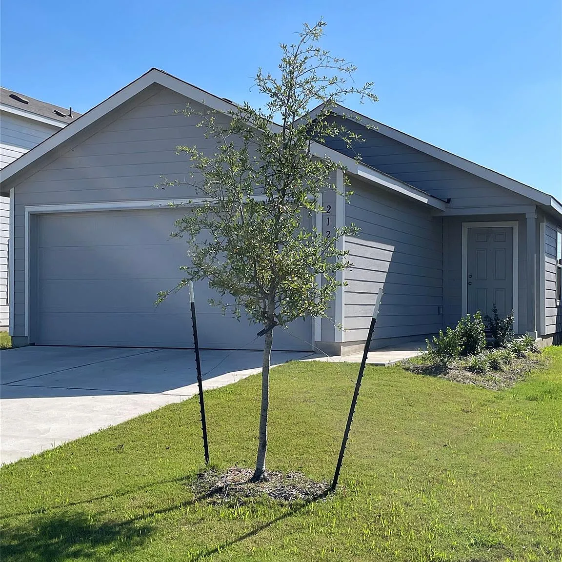 3 bed, 2.0 bath, 1400 sqft, $1,700 — Photo 1