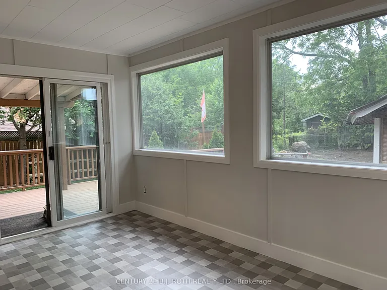 156 Puget St — Photo 12