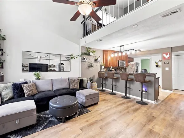 1038 Smoke Tree Ln, Virginia Beach, VA 23452