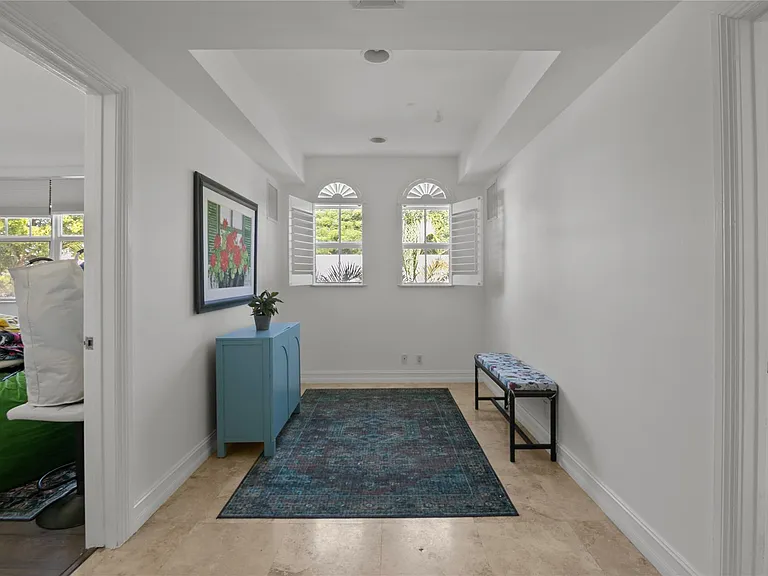 732 NE 15th Ave — Photo 29