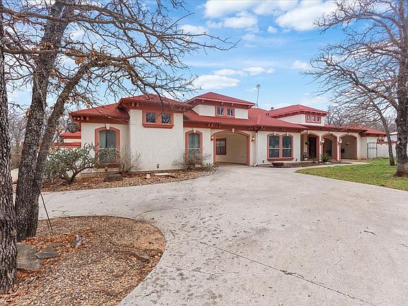 3rd image of 117 Redtail Ct