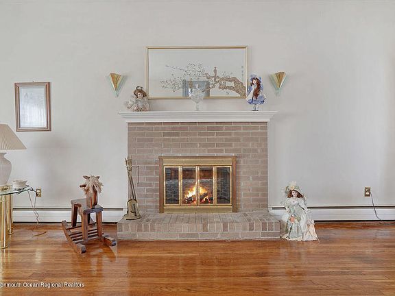 5th image of 10 Morningside Dr