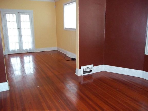 5th image of 4715 California St