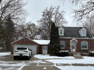 18736 Huntington Ave, Harper Woods, MI 48225