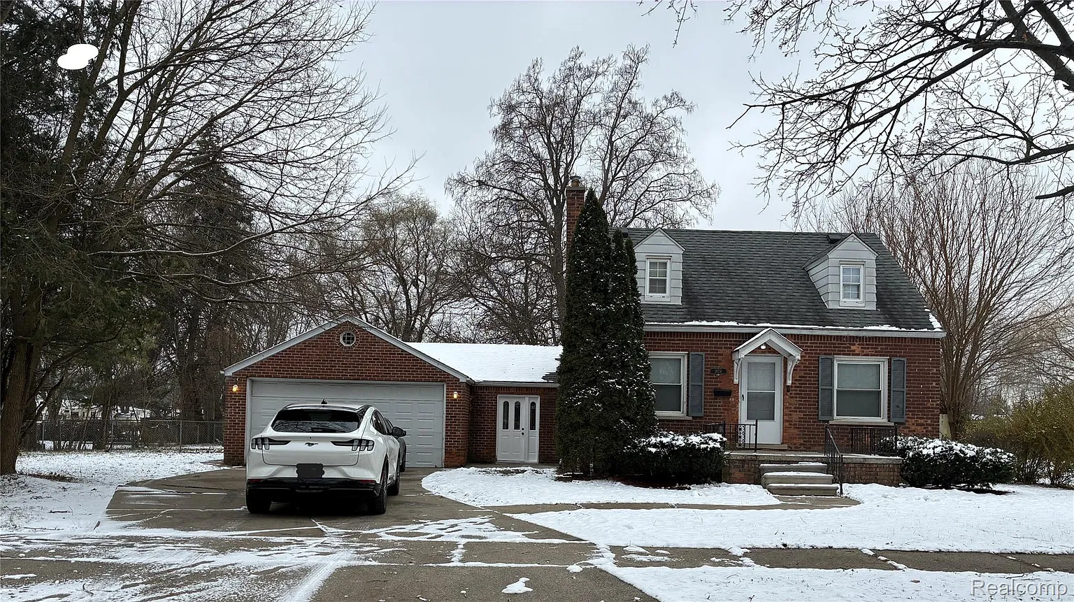 18736 Huntington Ave, Harper Woods MI - Owner Finance Home