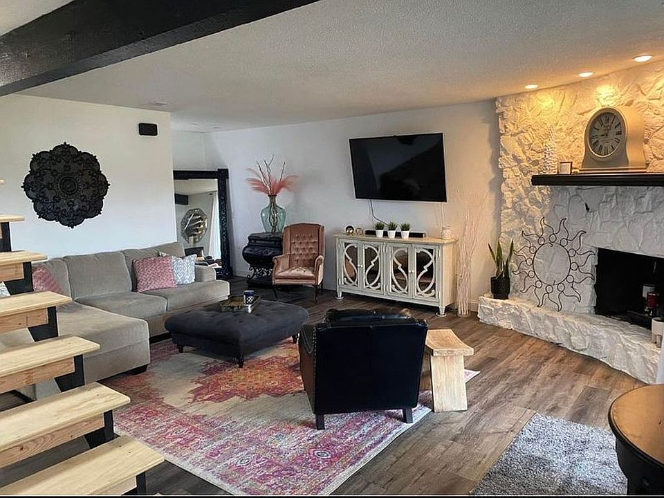 1st image of 215 Castillian Blvd