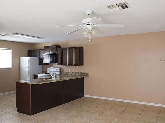 5th image of 1205 Pleasant Oaks Ct