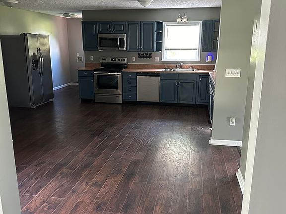 2nd image of 104 Heritage Ln