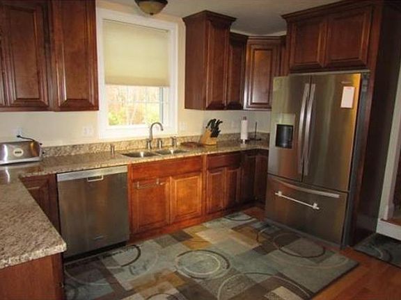 3rd image of 33 Keeneland Cir
