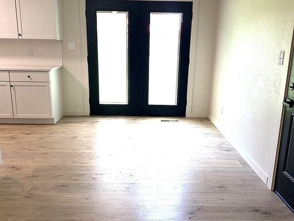 5th image of 307 E Barclay St