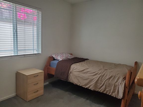 3rd image of 802 Acacia Ave #2
