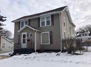 527 S 1st St, Princeton, IL 61356